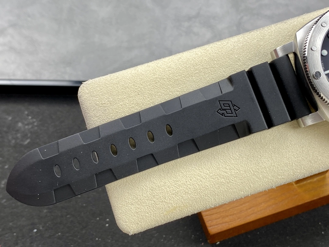 Comfortable CBD Factory Panerai Submersible “Navy SEALs” 44mm PAM01323 1:1 Super Clone – Custom Dandong P.900 Movement 395